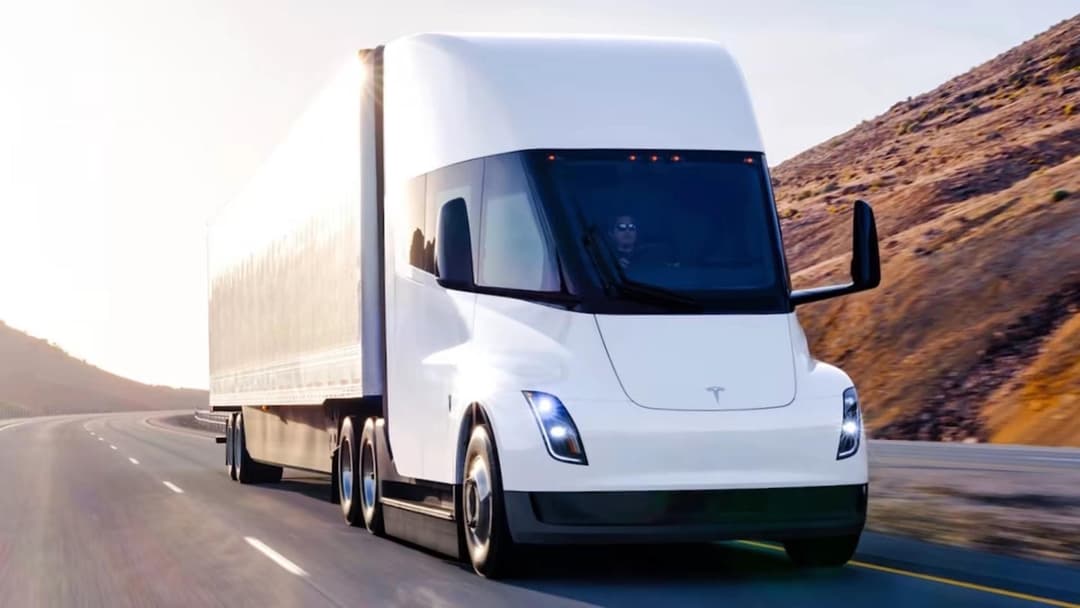 Tesla Semi on road Tesla Semi on road