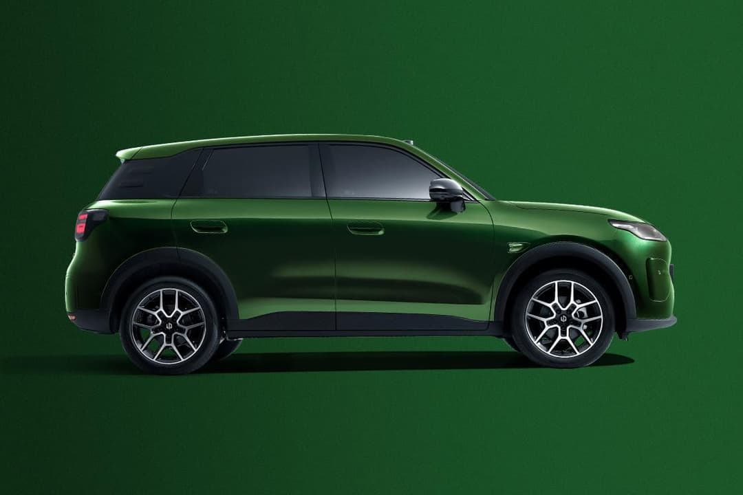 Leapmotor A10 electric SUV in Acorn Brown color displaying its distinctive headlights and tall roofline design Leapmotor A10 electric SUV in Acorn Brown color displaying its distinctive headlights and tall roofline design