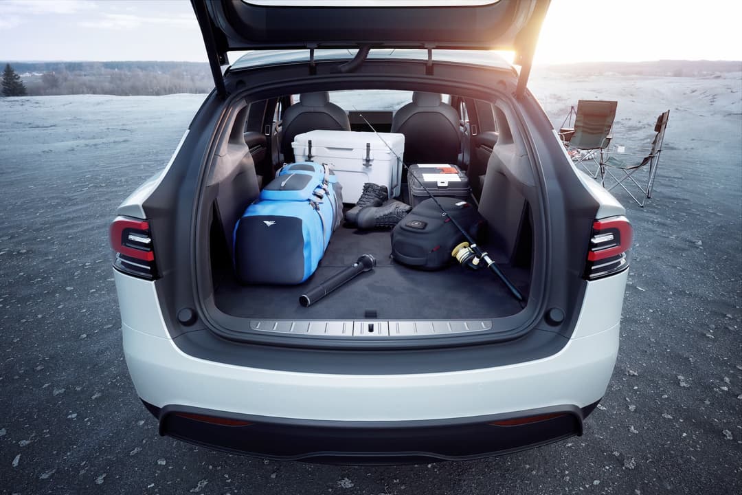 Tesla Model X platform and boot
