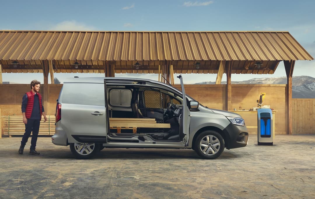 Renault Kangoo E-Tech side view with doors open Renault Kangoo E-Tech side view with doors open
