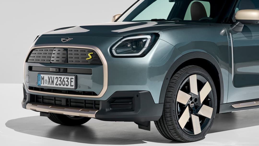 MINI Countryman three quarter view zoomed in MINI Countryman three quarter view zoomed in