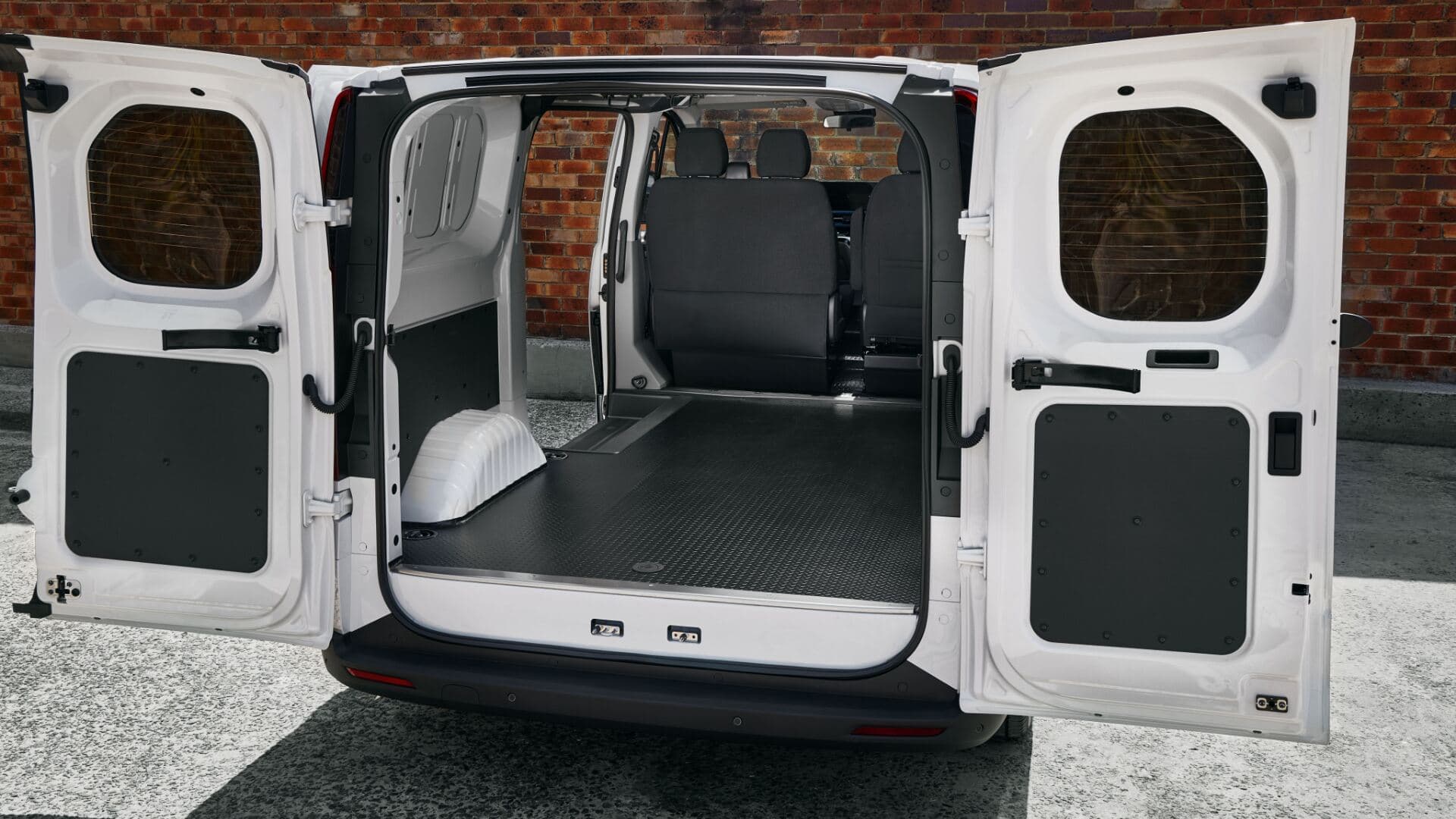 2024 LDV eDeliver 7 rear view with all doors open 2024 LDV eDeliver 7 rear view with all doors open