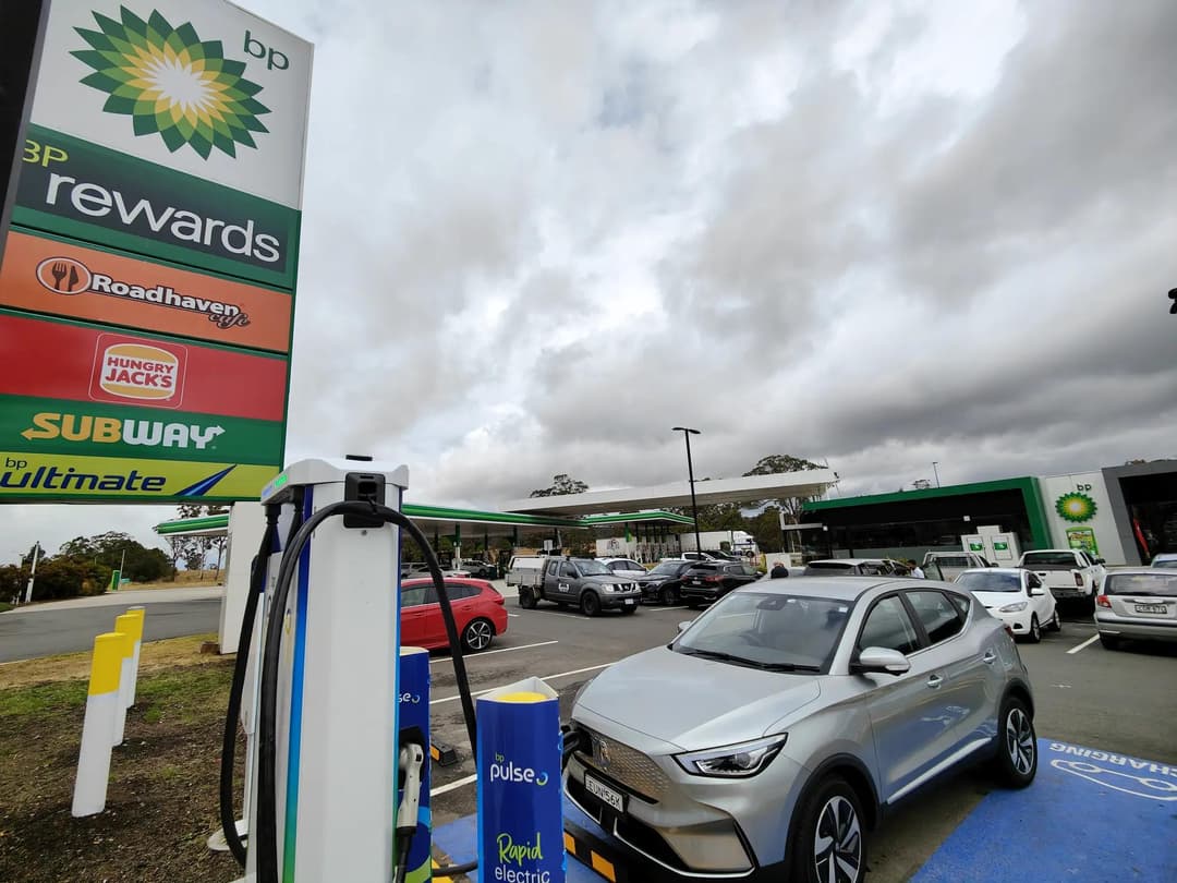 MG ZS EV charging at bp pulse Marulan South MG ZS EV charging at bp pulse Marulan South