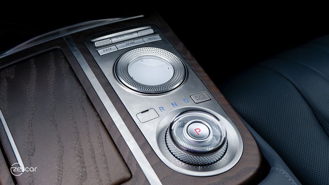 Genesis Electrified G80 Android Auto and infotainment dial