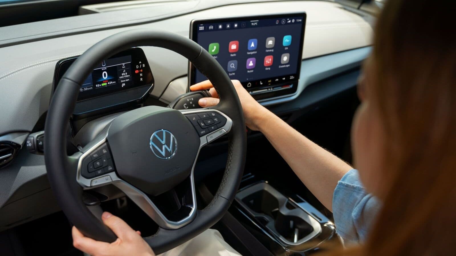 MY27 Volkswagen ID.4 interior with 12.9-inch Innovision touchscreen and steering wheel MY27 Volkswagen ID.4 interior with 12.9-inch Innovision touchscreen and steering wheel