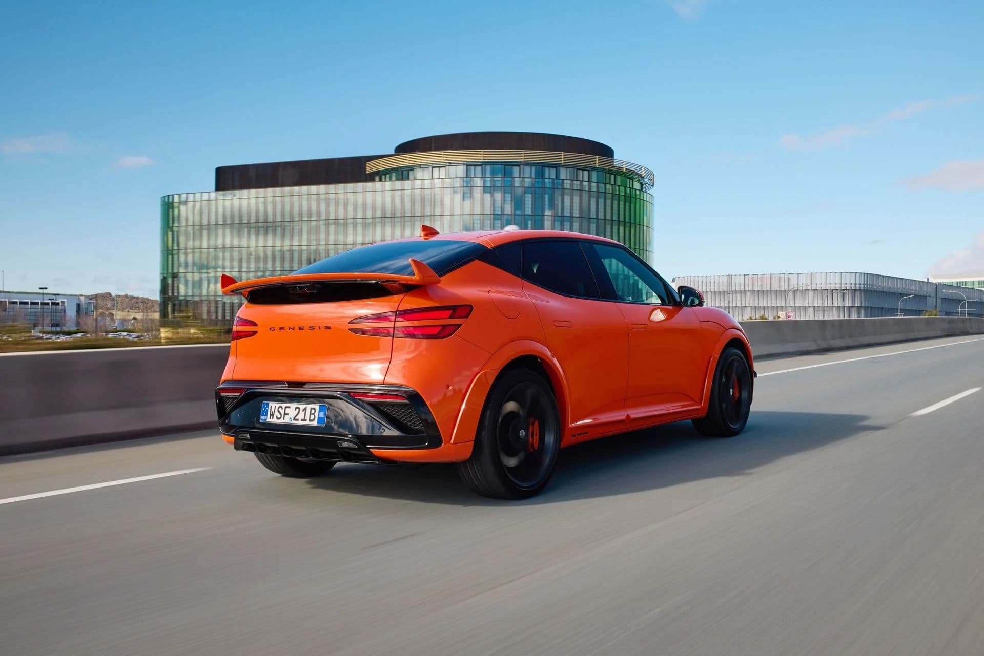 Genesis GV60 Magma rear spoiler and 21-inch forged alloy wheels Genesis GV60 Magma rear spoiler and 21-inch forged alloy wheels