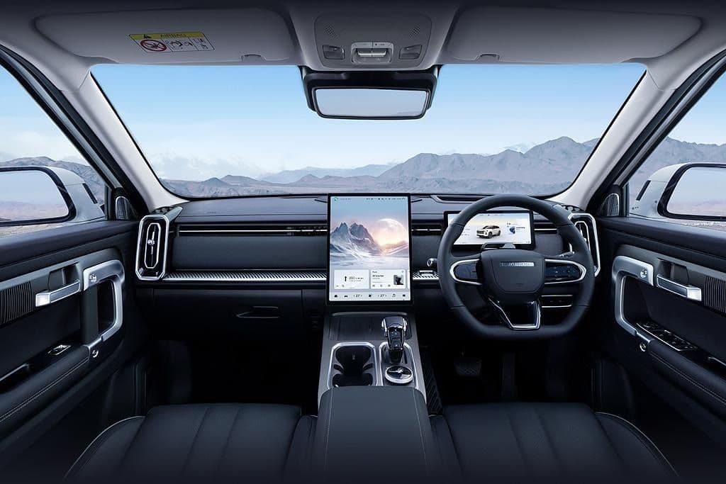 Jaecoo J5 interior, dash and infotainment Jaecoo J5 interior, dash and infotainment