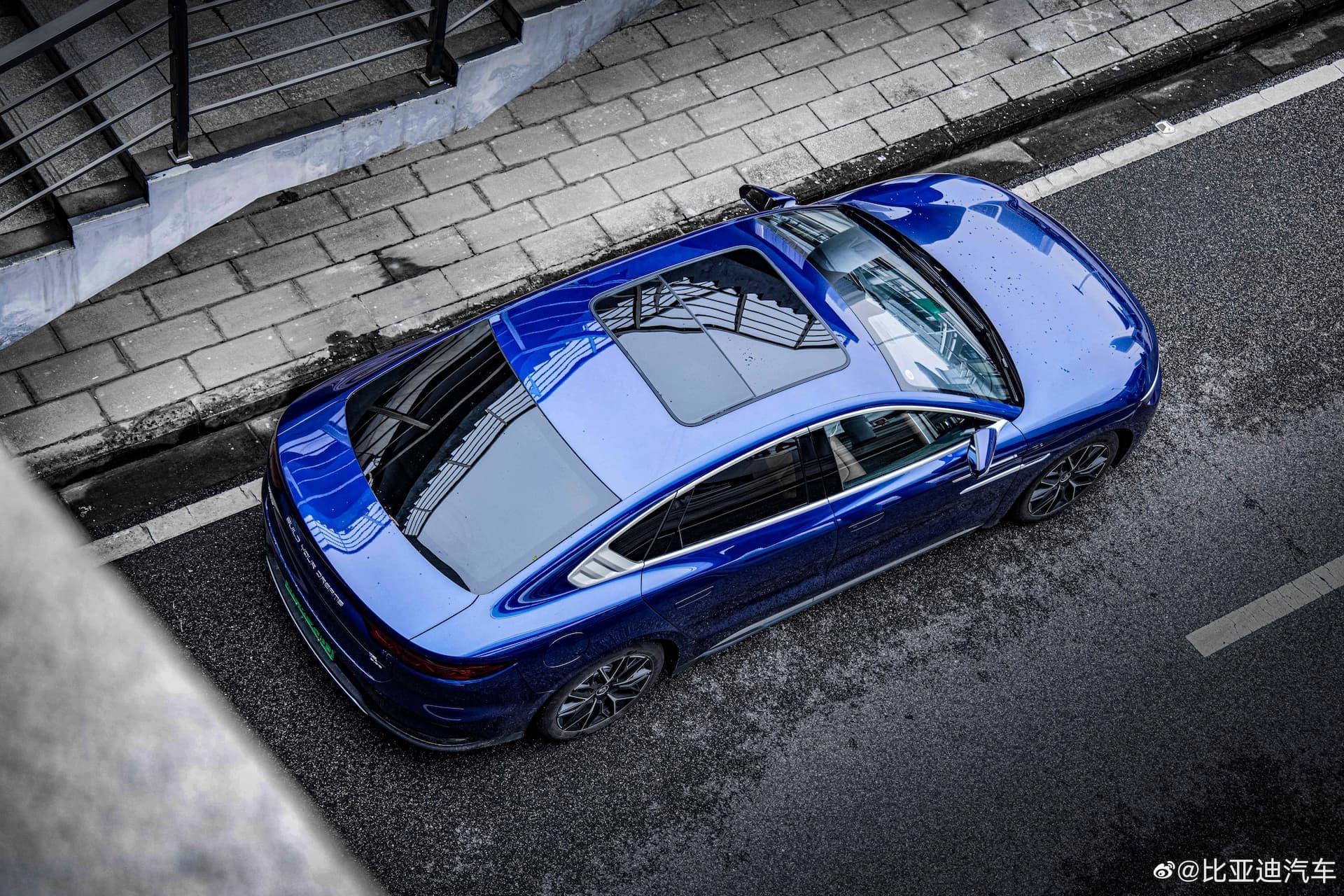 Blue BYD Han top view Blue BYD Han top view