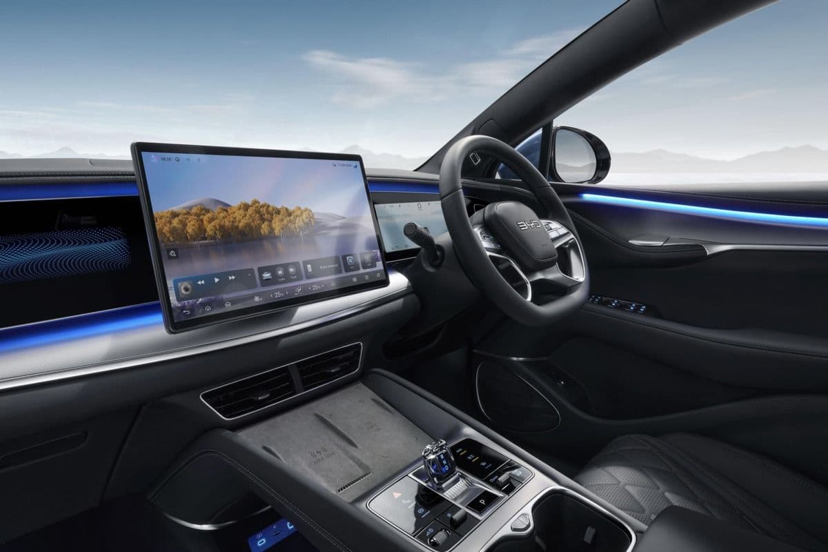 BYD Sealion 7 Premium driver display and head-up display BYD Sealion 7 Premium driver display and head-up display