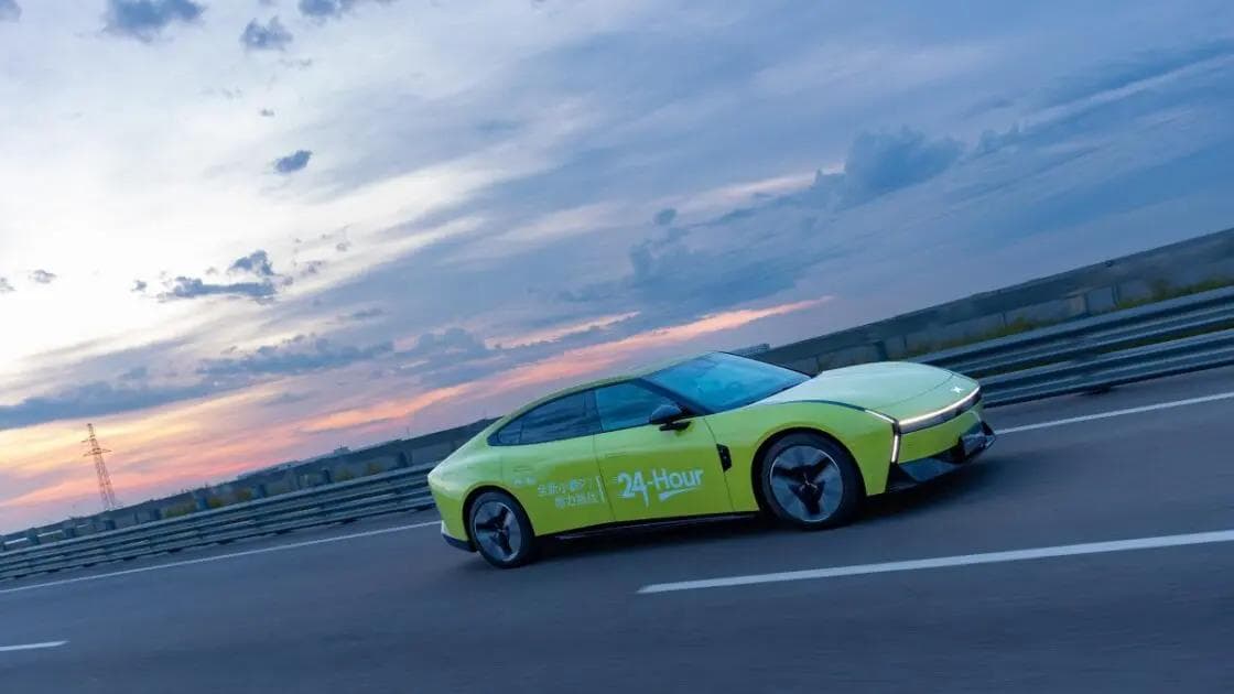 Xpeng P7 sets EV driving record. Xpeng P7 sets EV driving record.
