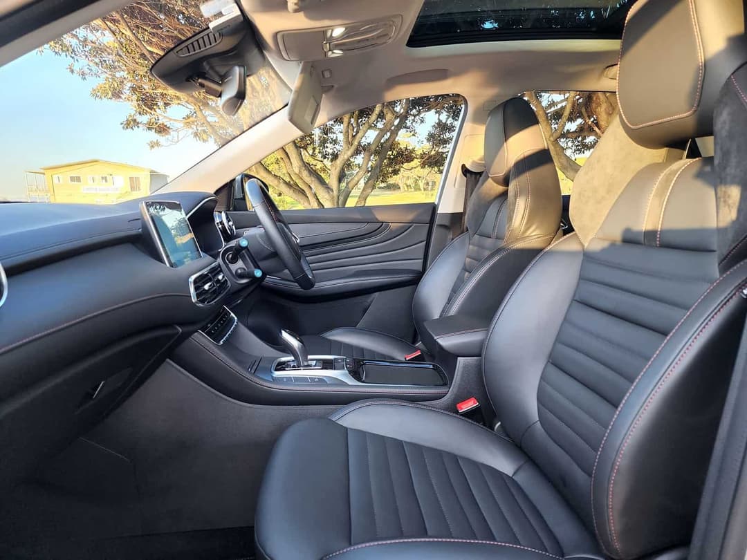 MG HS EV PLUS interior