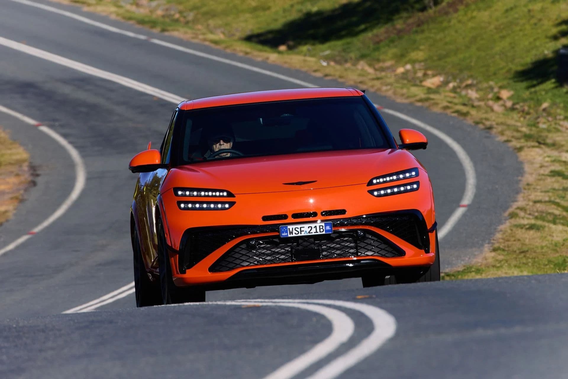 Genesis GV60 Magma on the road Genesis GV60 Magma on the road