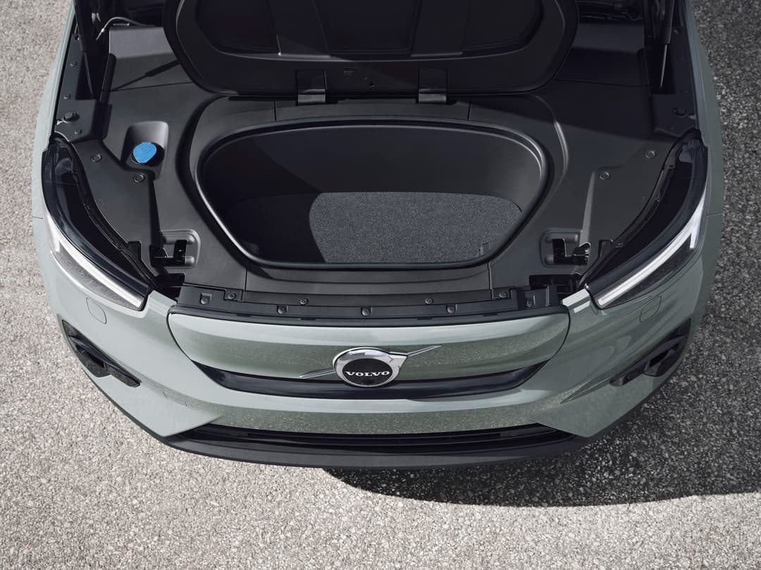 Volvo XC40 Recharge EV open frunk Volvo XC40 Recharge EV open frunk