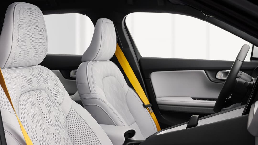 2023 Polestar 2 wheels and seats