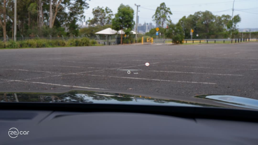 Genesis Electrified GV70 head-up display and instrument cluster