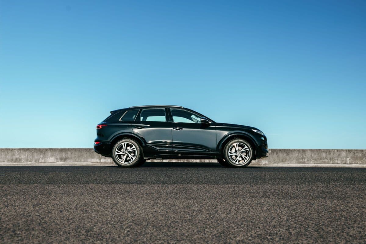 Audi Q6 e-tron sport edition side profile showing 20-inch alloy wheels Audi Q6 e-tron sport edition side profile showing 20-inch alloy wheels
