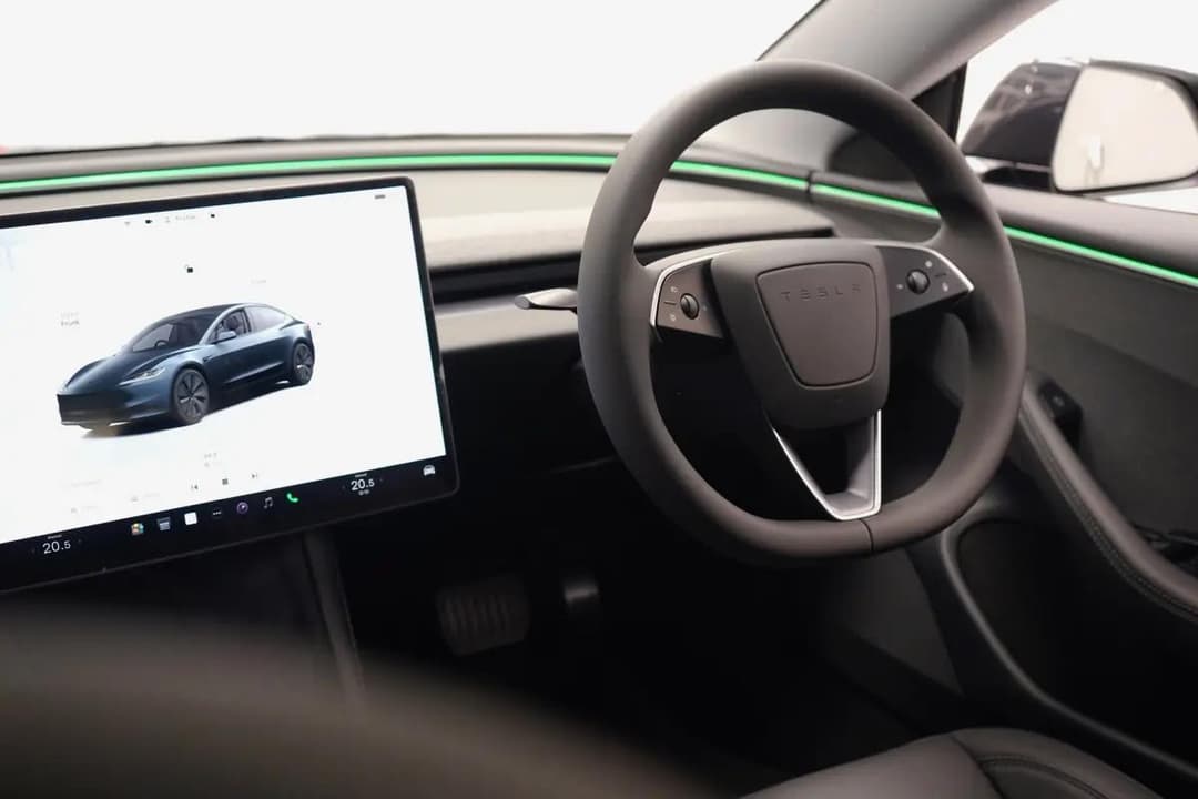 Tesla Brings Indicator Stalk Retrofit to Model 3 Tesla Brings Indicator Stalk Retrofit to Model 3