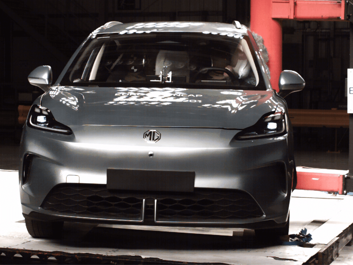 MG4 EV Urban oblique pole crash test by ANCAP MG4 EV Urban oblique pole crash test by ANCAP