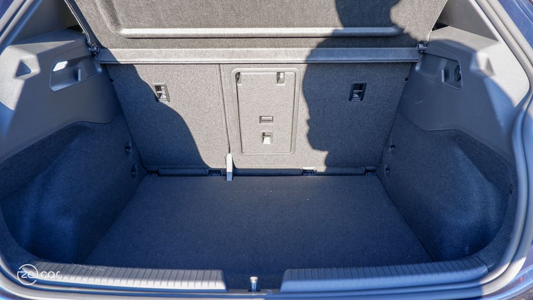 Cupra Born boot and cup holder