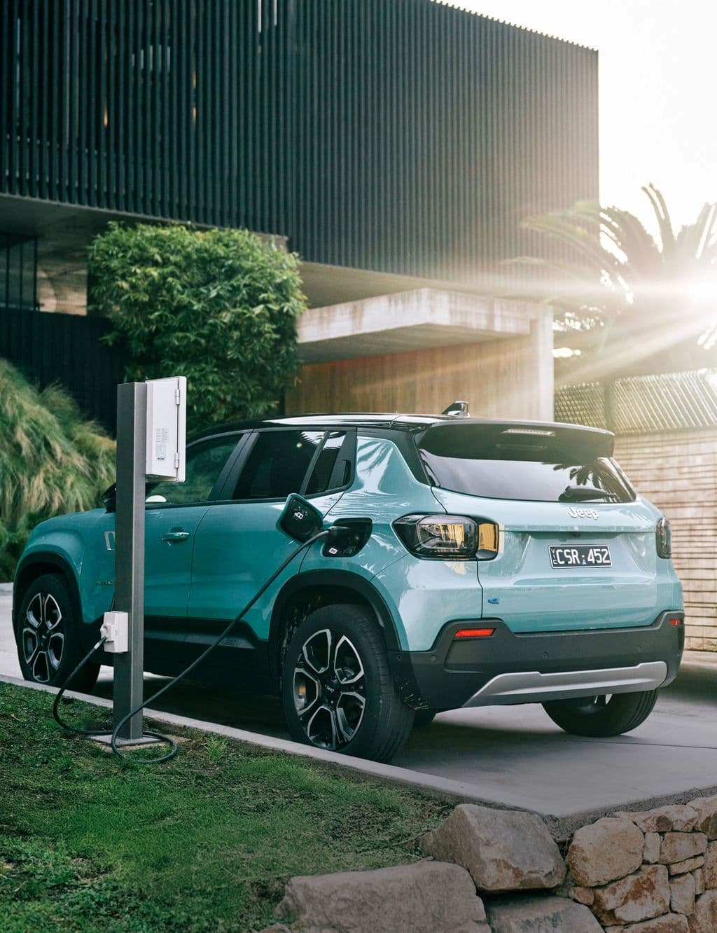 Jeep Avenger rear charging Jeep Avenger rear charging
