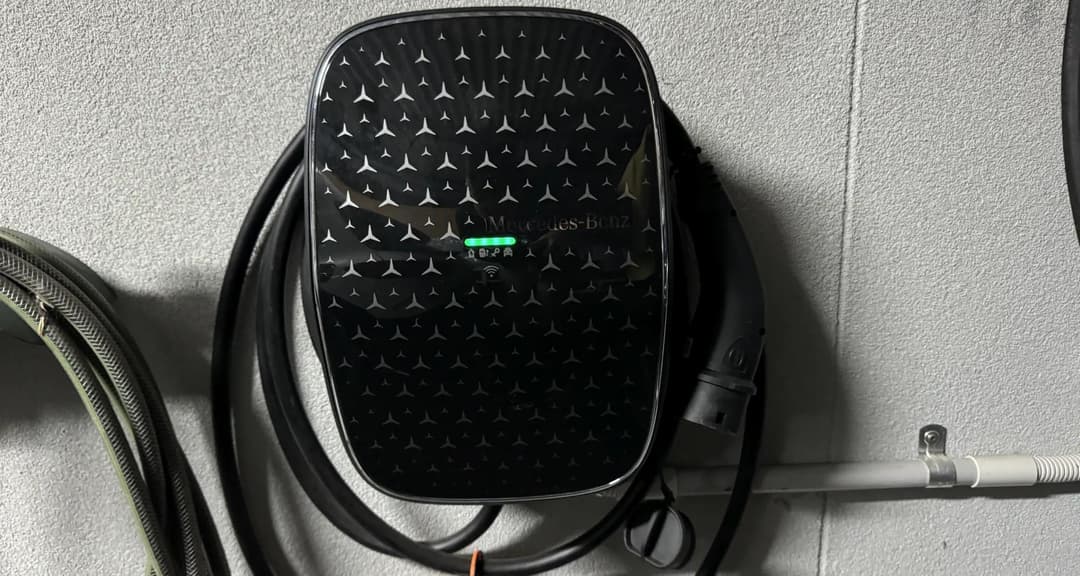 Mercedes Wallbox charger Mercedes Wallbox charger