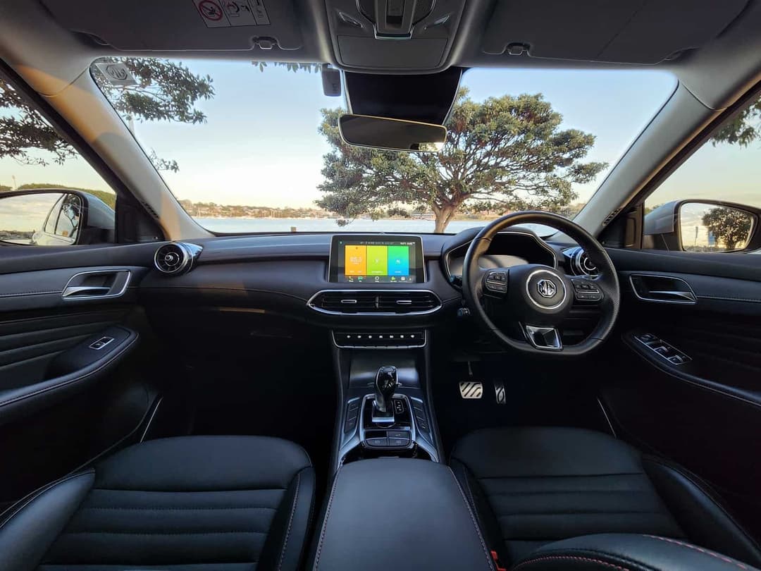 MG HS EV PLUS interior