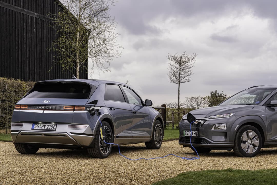 Hyundai Ioniq 5 V2L charging Kona Electric Hyundai Ioniq 5 V2L charging Kona Electric