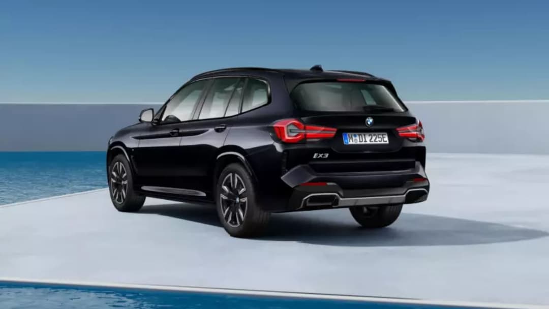 BMW iX3 rear and platform