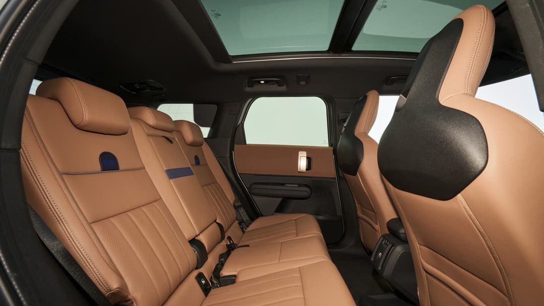 MINI Countryman interior and rear