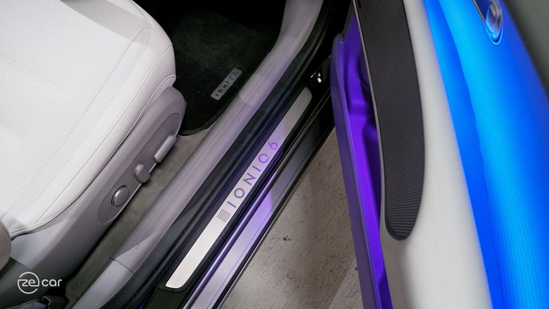 Hyundai Ioniq 6 front seat and side plate
