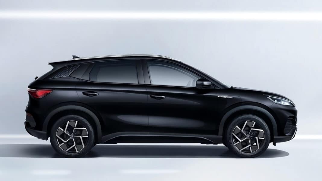 2024 BYD Yuan Plus (Atto 3) in black side view 2024 BYD Yuan Plus (Atto 3) in black side view