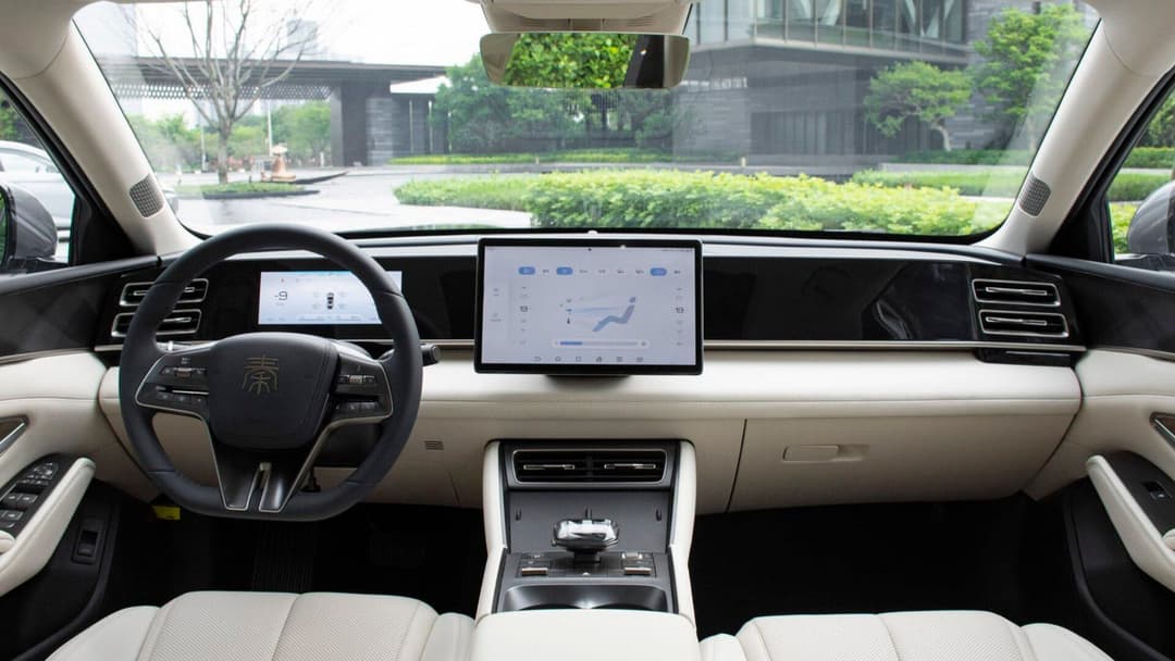 BYD Qin L interior view.jpg BYD Qin L interior view.jpg