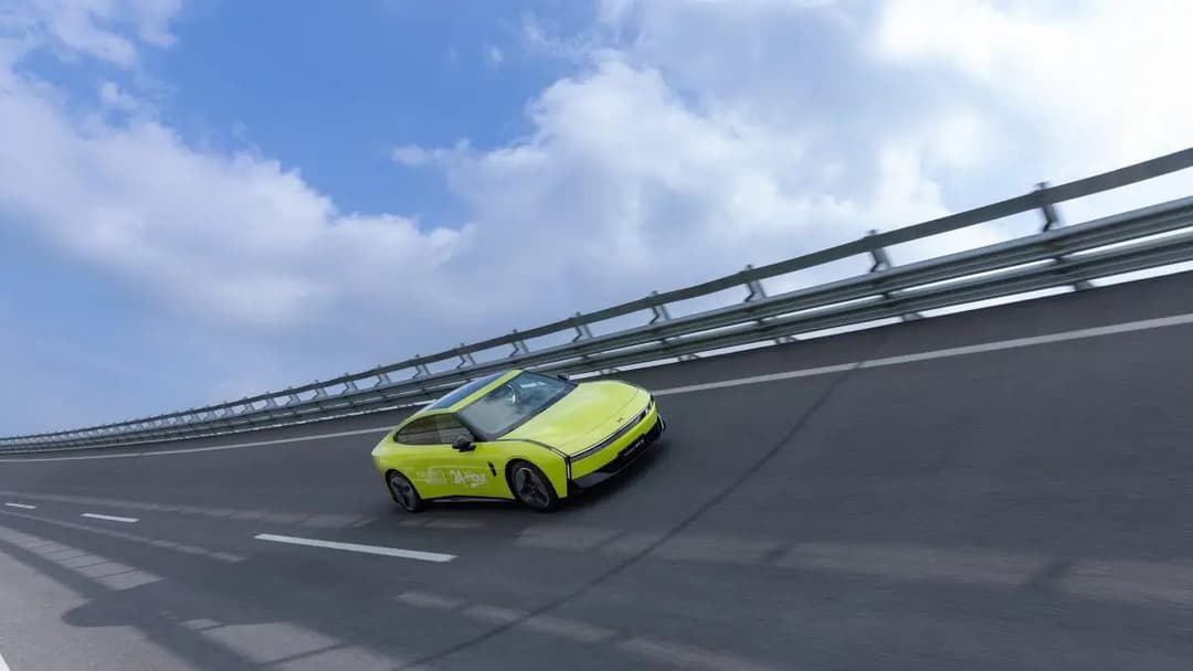 Xpeng P7 sets EV driving record. Xpeng P7 sets EV driving record.
