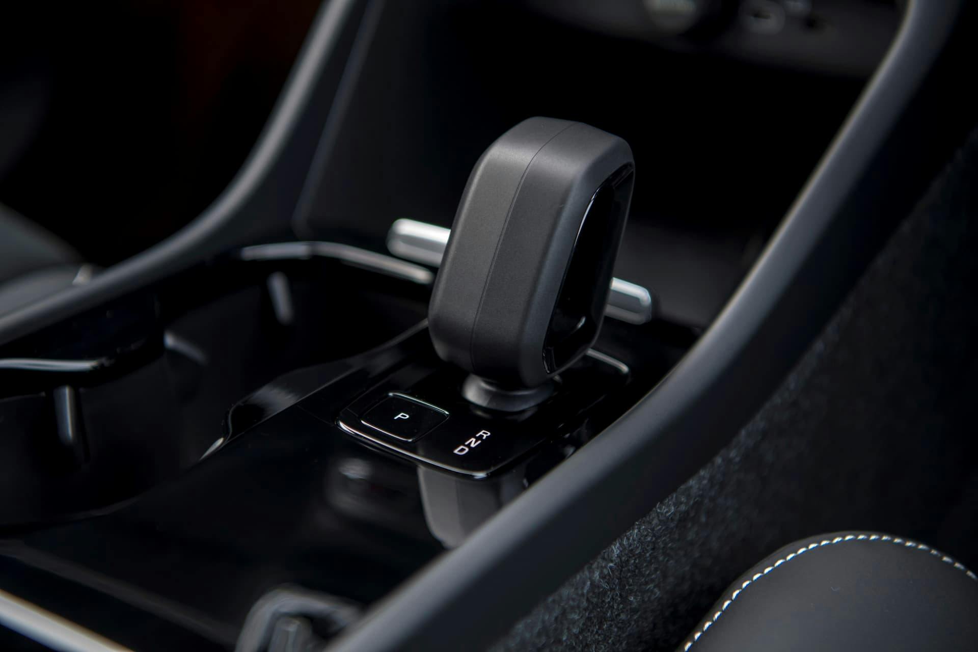 Volvo XC40 Recharge drive shifter