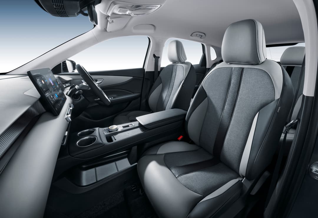 MGS5 EV front seat space MGS5 EV front seat space