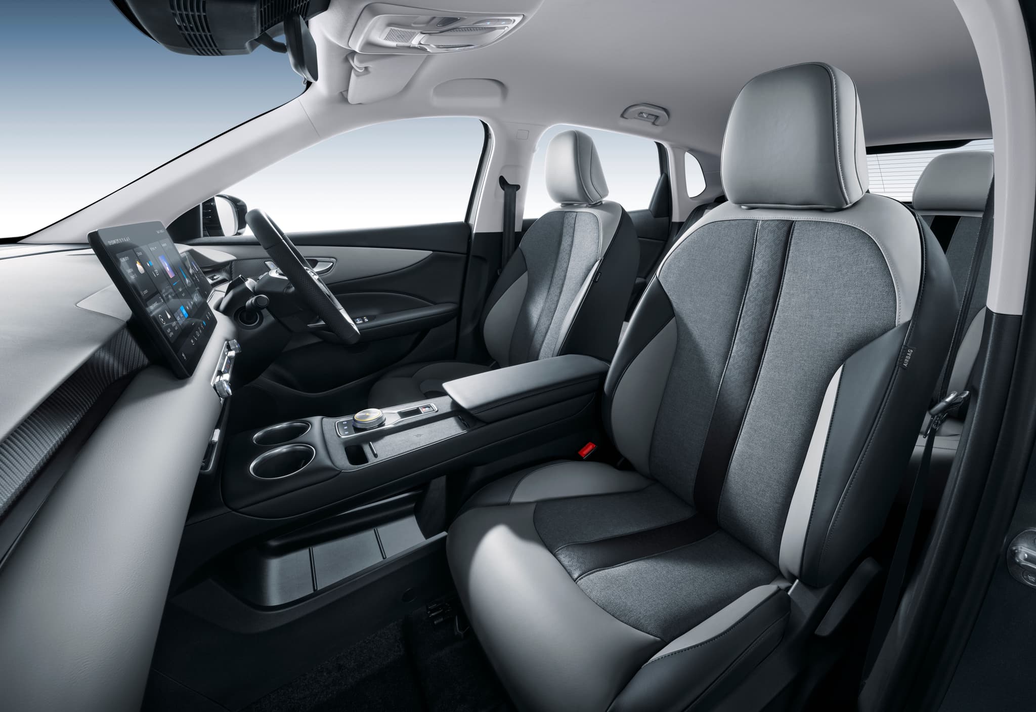 MGS5 EV front seat space MGS5 EV front seat space