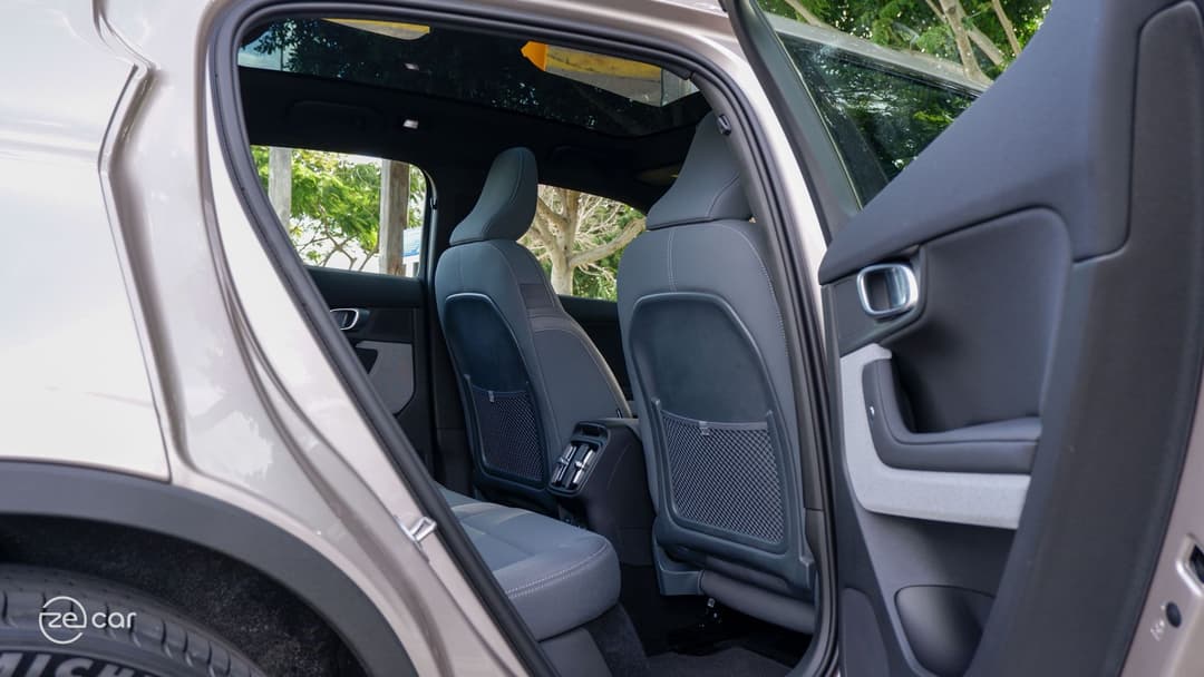 Polestar 2 rear row opening Polestar 2 rear row opening