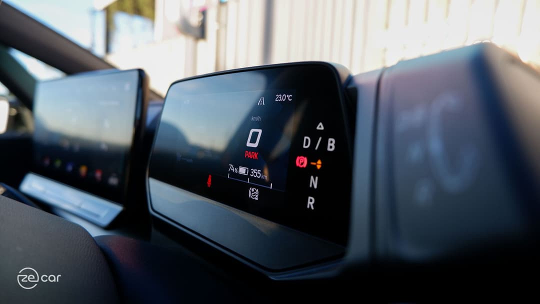 Cupra Born instrument display and 360 camera