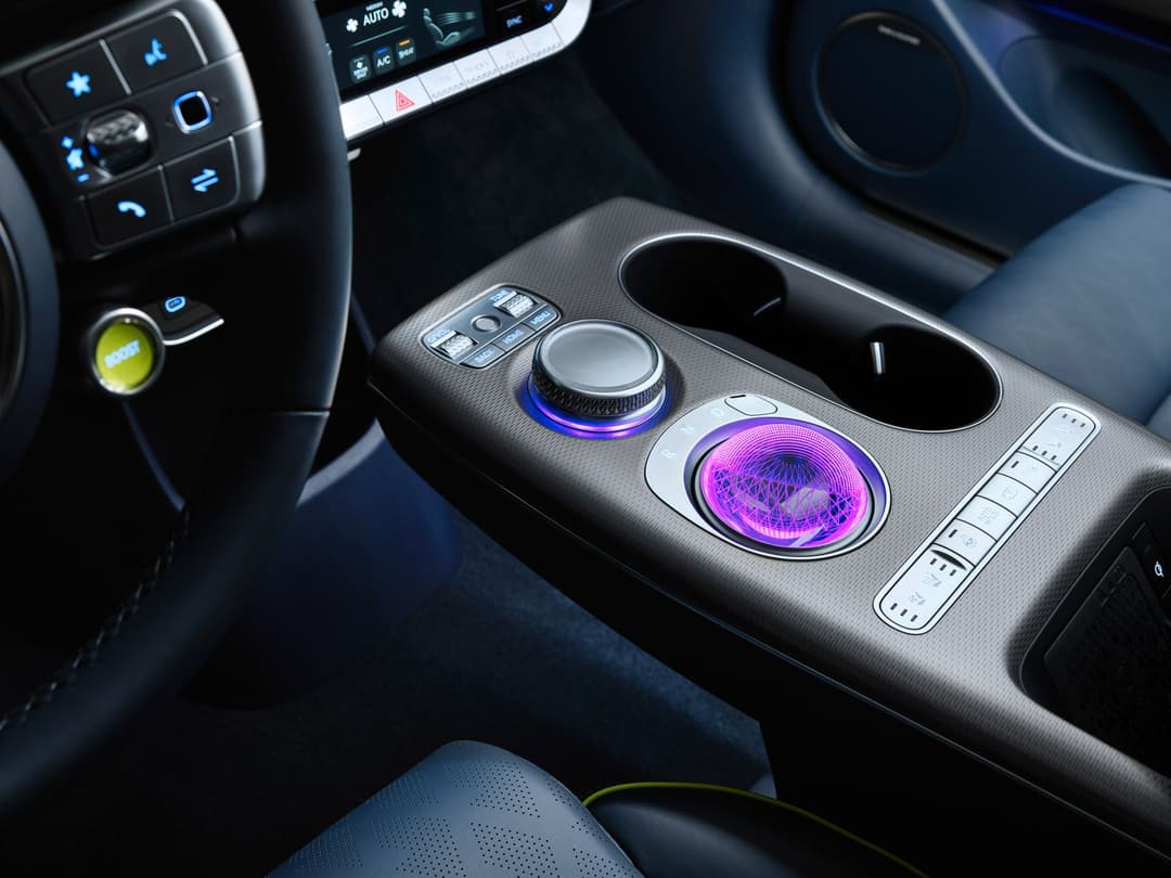 Genesis GV60 crystal sphere centre console interior Genesis GV60 crystal sphere centre console interior