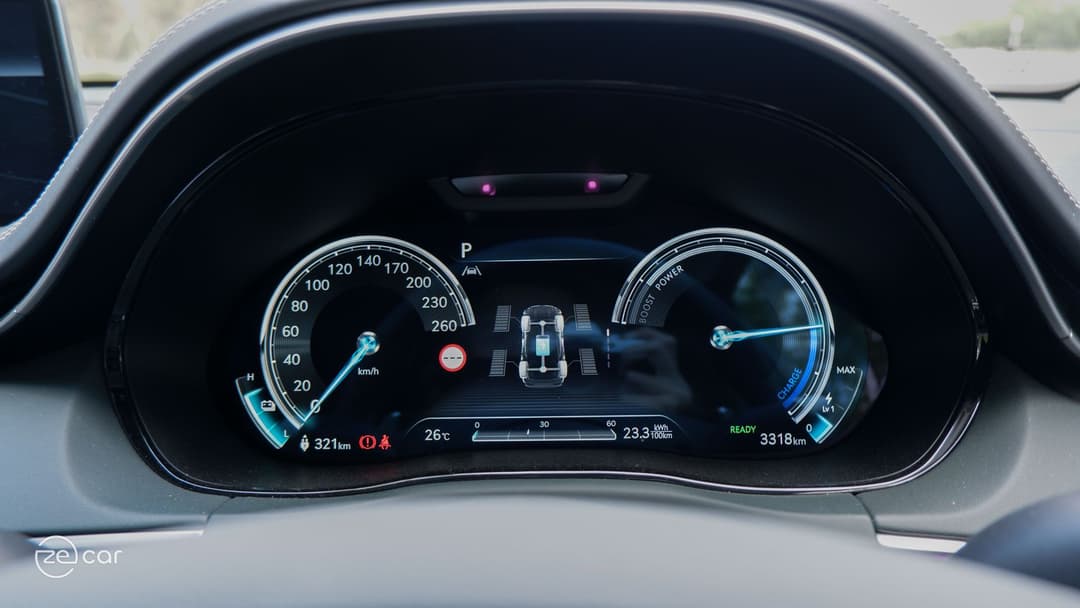 Genesis Electrified GV70 head-up display and instrument cluster