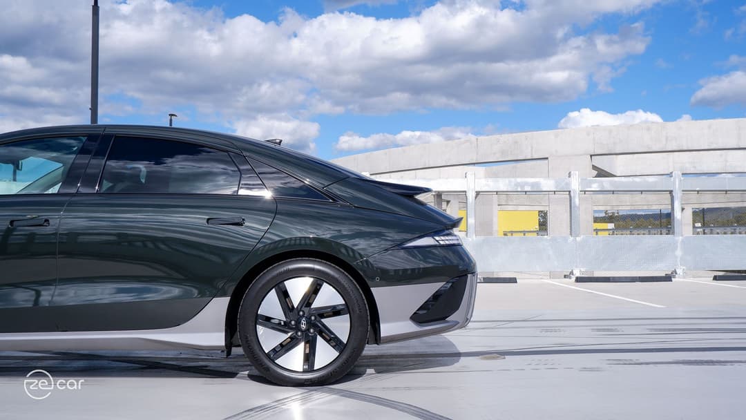 Hyundai Ioniq 6 spoiler brake tail-light and rear roofline