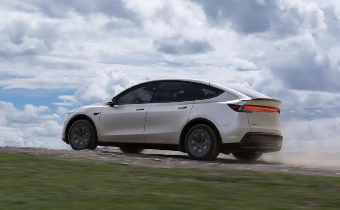 Tesla Model Y L Tesla Model Y L