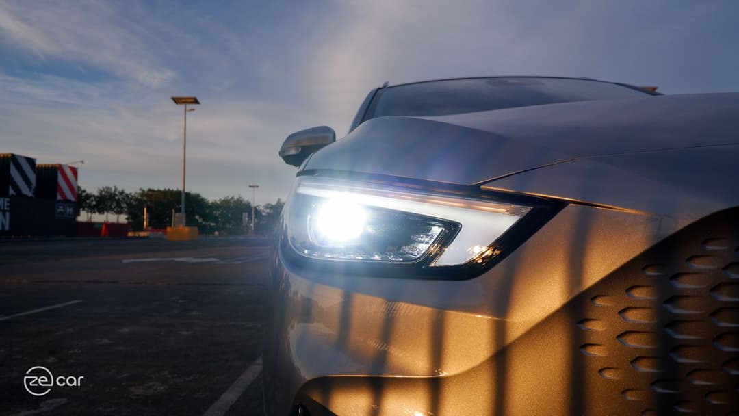 MG ZS EV headlights and 360-degree camera