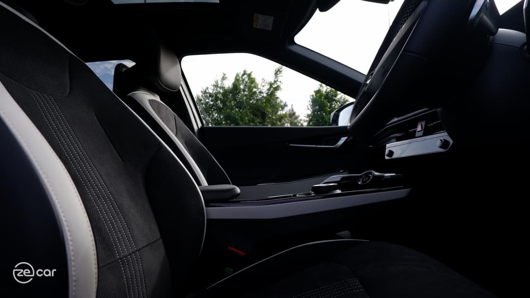 Kia EV6 GT-Line interior front row seats Kia EV6 GT-Line interior front row seats