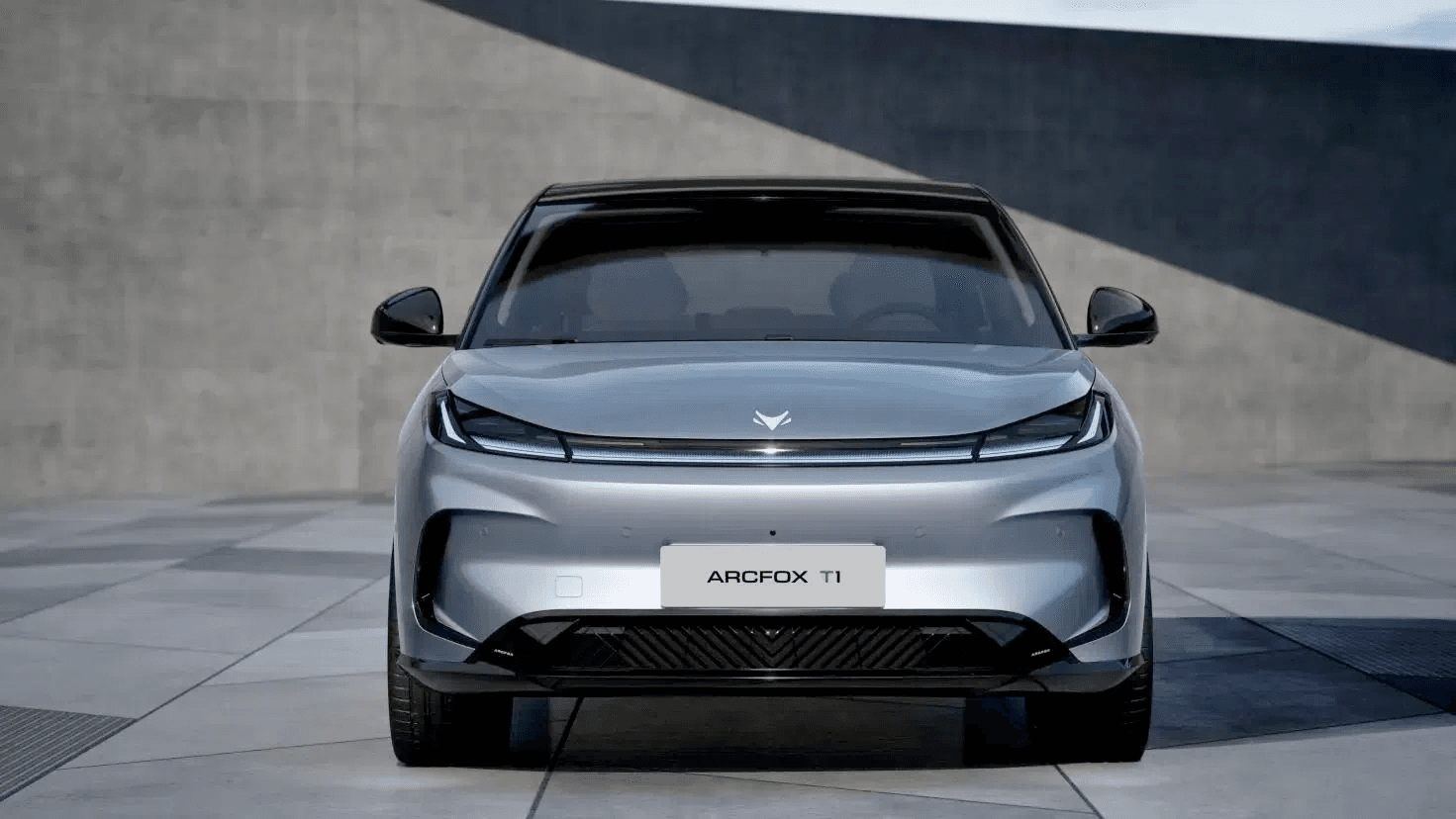 Arcfox T1 compact crossover EV front view Arcfox T1 compact crossover EV front view