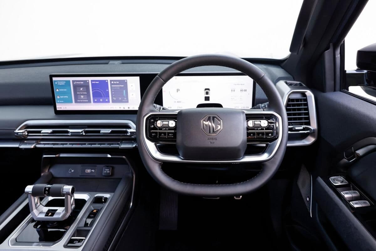 MGU9 EV dual 12.3-inch infotainment displays MGU9 EV dual 12.3-inch infotainment displays