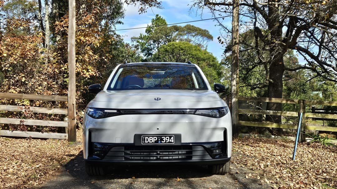 Leapmotor C10 exterior front view showing LED headlights and 20-inch alloy wheels Leapmotor C10 exterior front view showing LED headlights and 20-inch alloy wheels