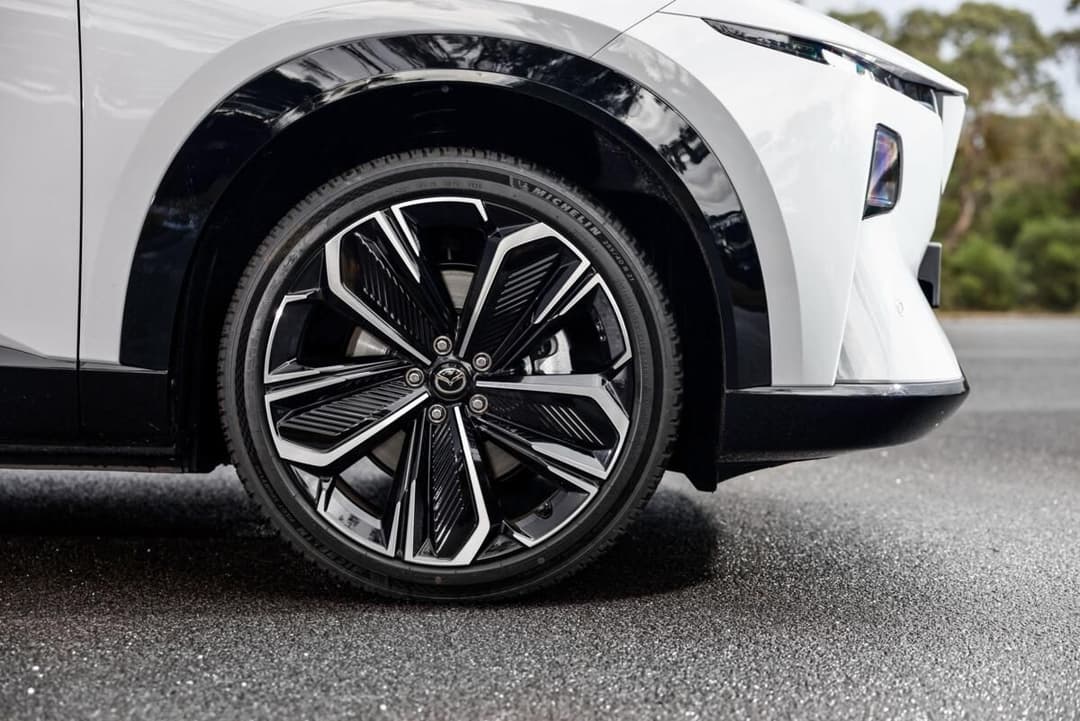 Mazda CX-6e wheels Mazda CX-6e wheels