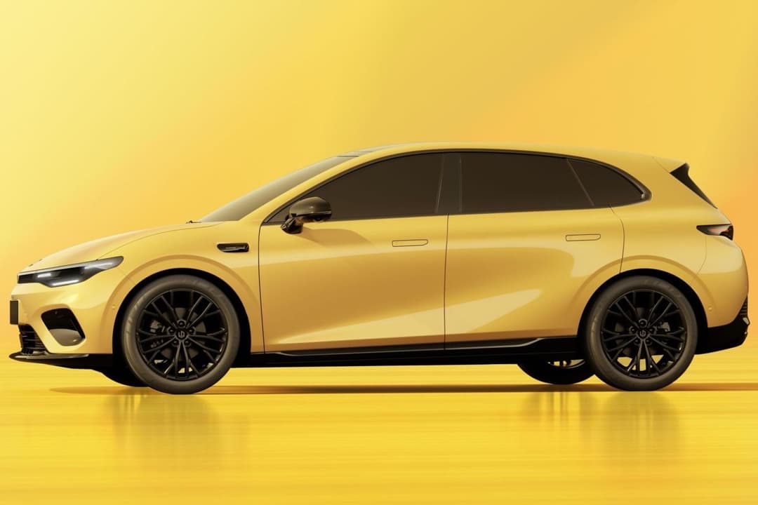 2026 Leapmotor B05 electric hatchback side view 2026 Leapmotor B05 electric hatchback side view