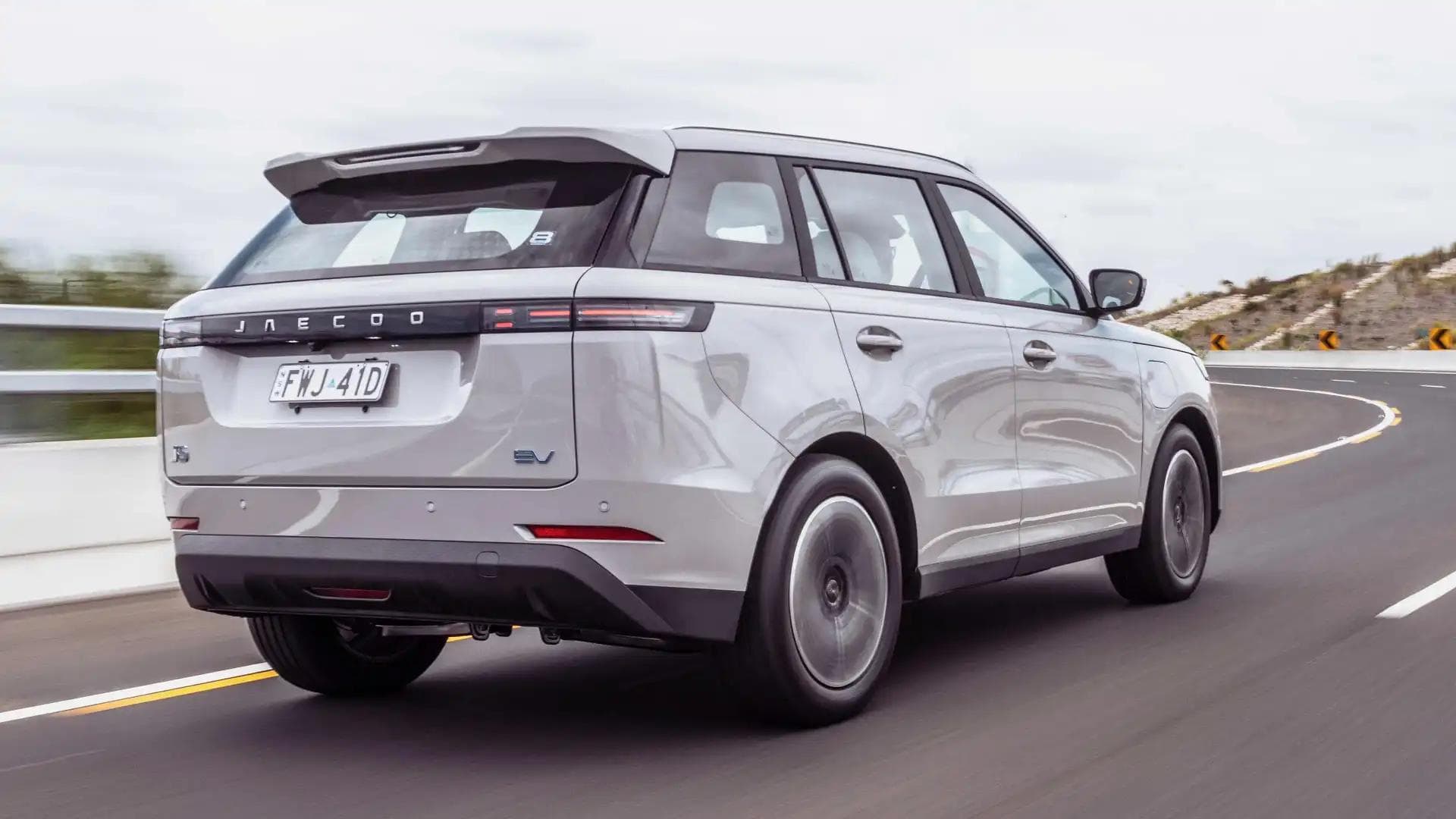 2026 Jaecoo J5 EV driving on Sydney roads 2026 Jaecoo J5 EV driving on Sydney roads